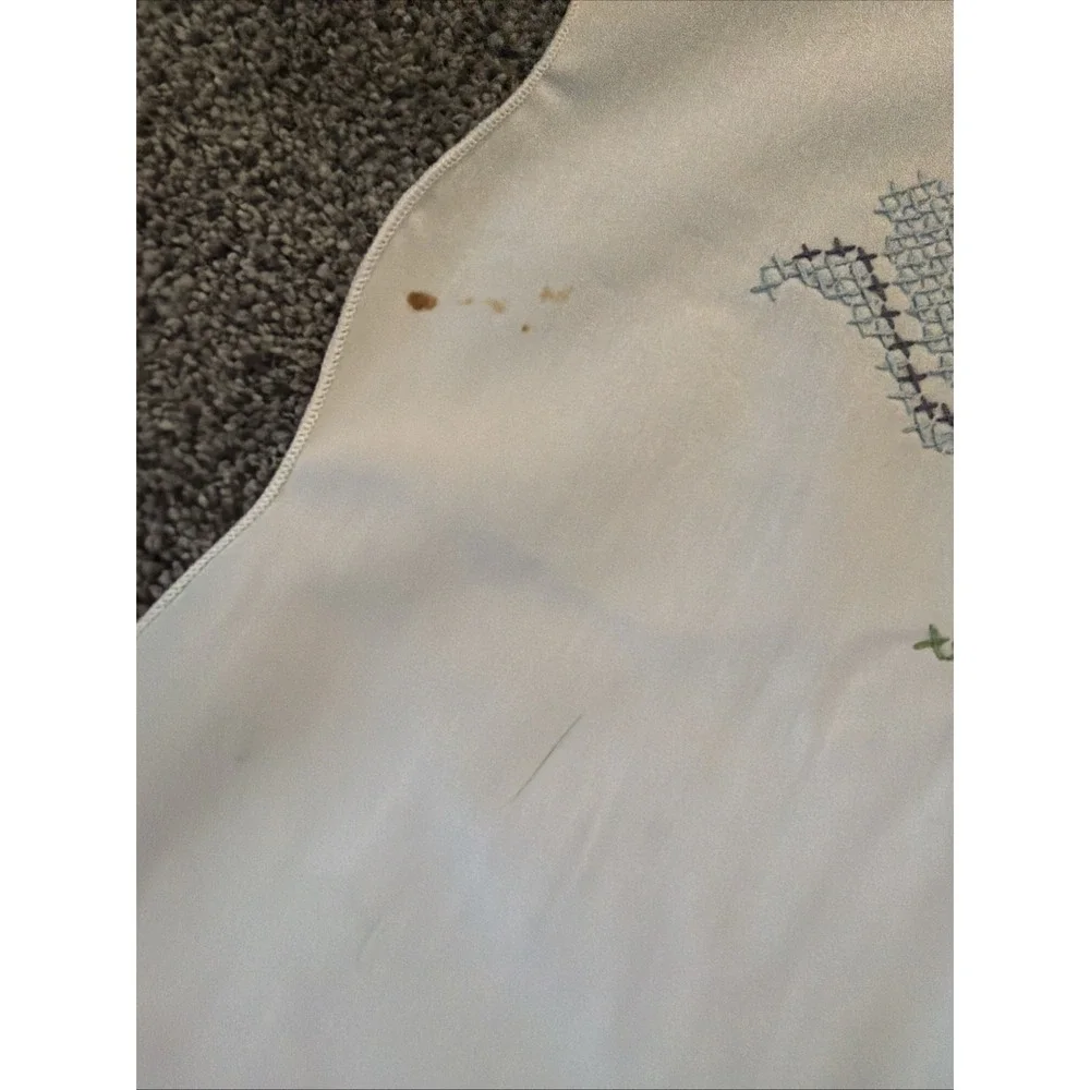 Vintage Tablecloth Hand-Embroidery Floral 50